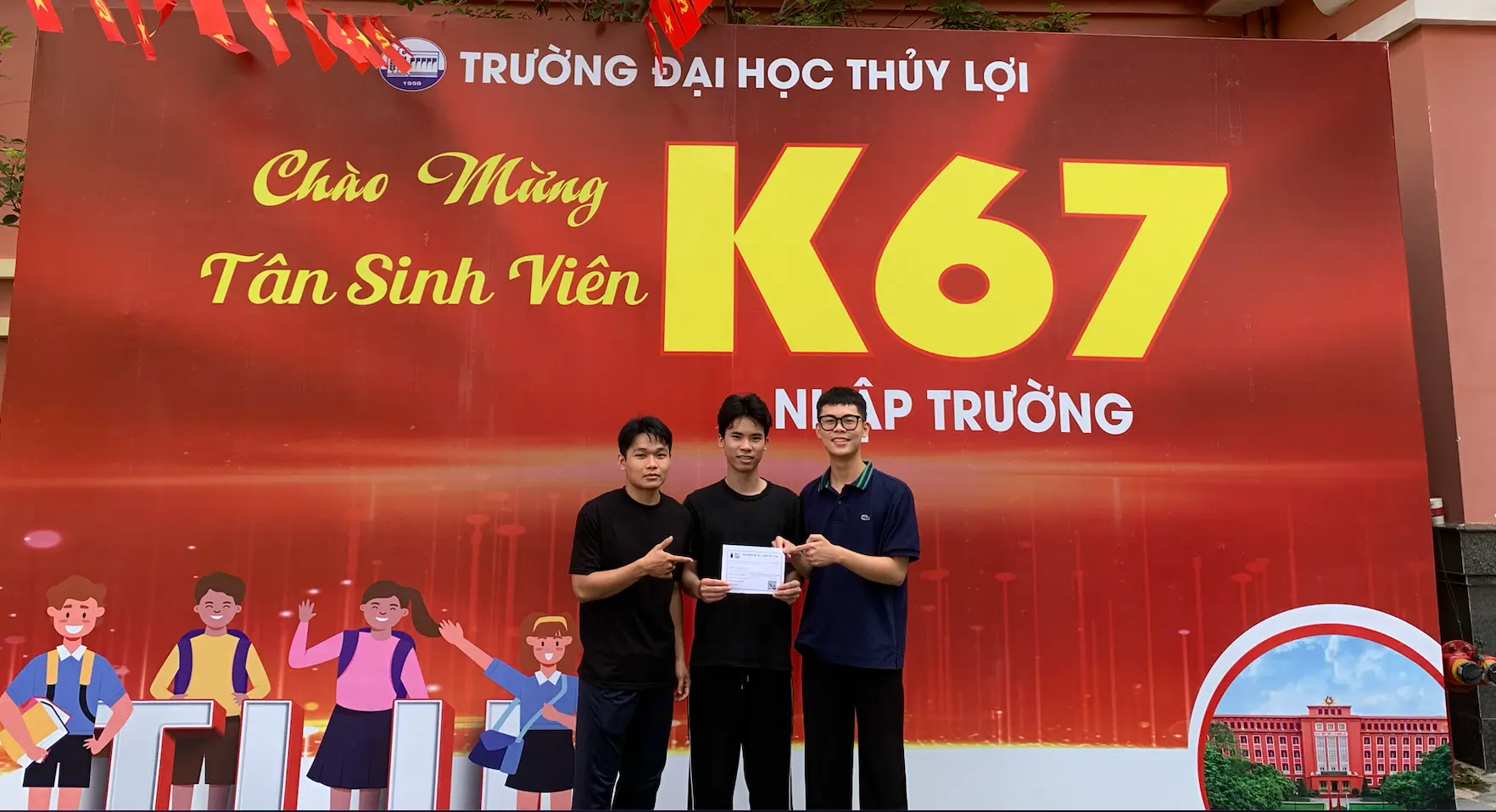 Sinh vi&ecirc;n ng&agrave;nh Thương mại điện tử trường ĐH Thuỷ Lợi